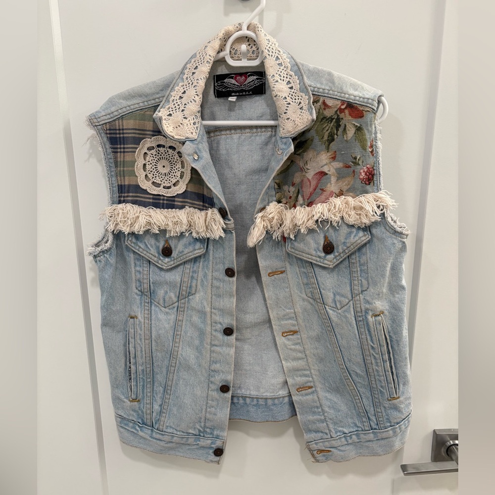 Vintage Upcycled Levi’s Melinda Zoller Patchwork Denim Trucker Vest Size Medium